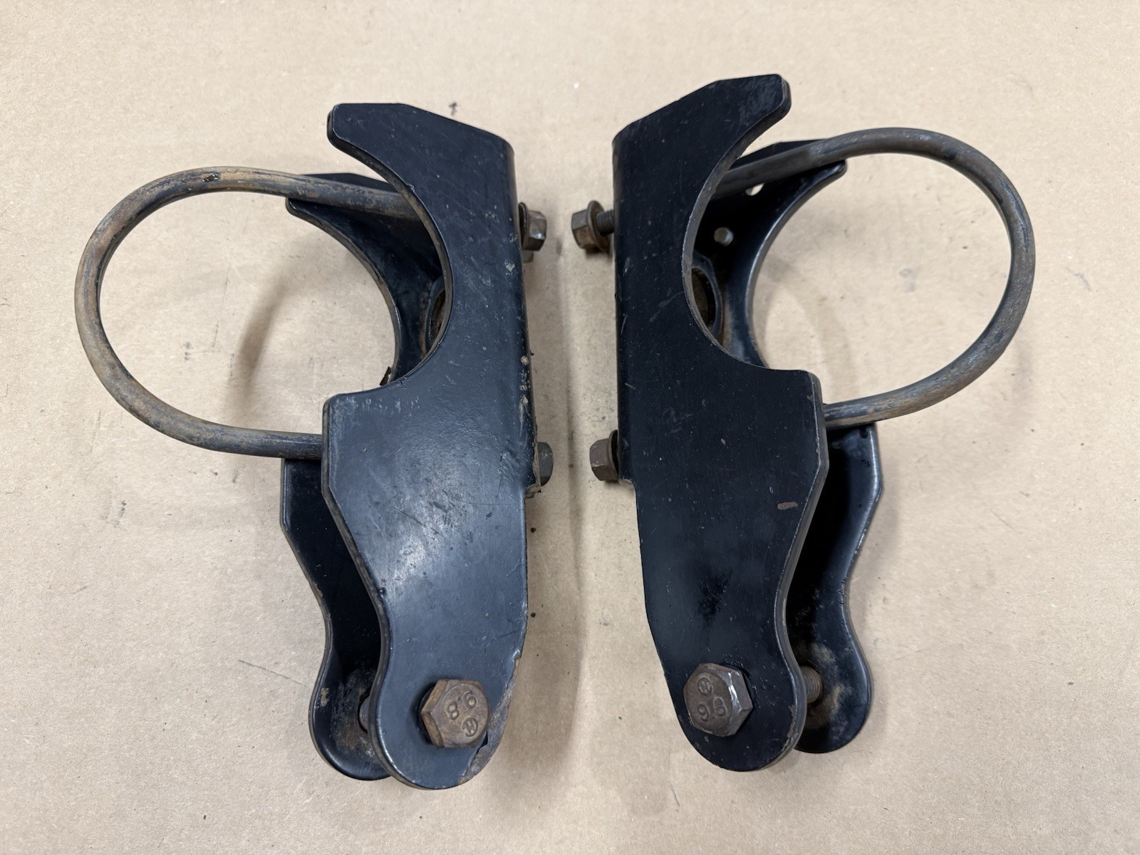99-04 Ford F250 F350 Rear Shock Mount Brackets F81A-4A047-BB YC35-4A047-CA