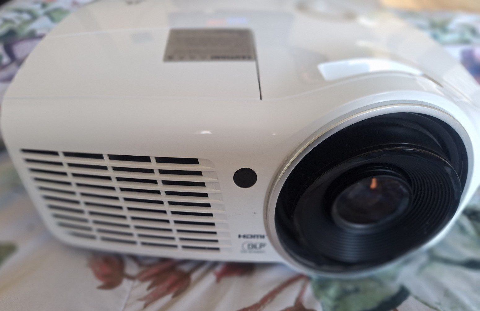 Vivitek D910HD DLP 3D Ready Projector No REMOTE