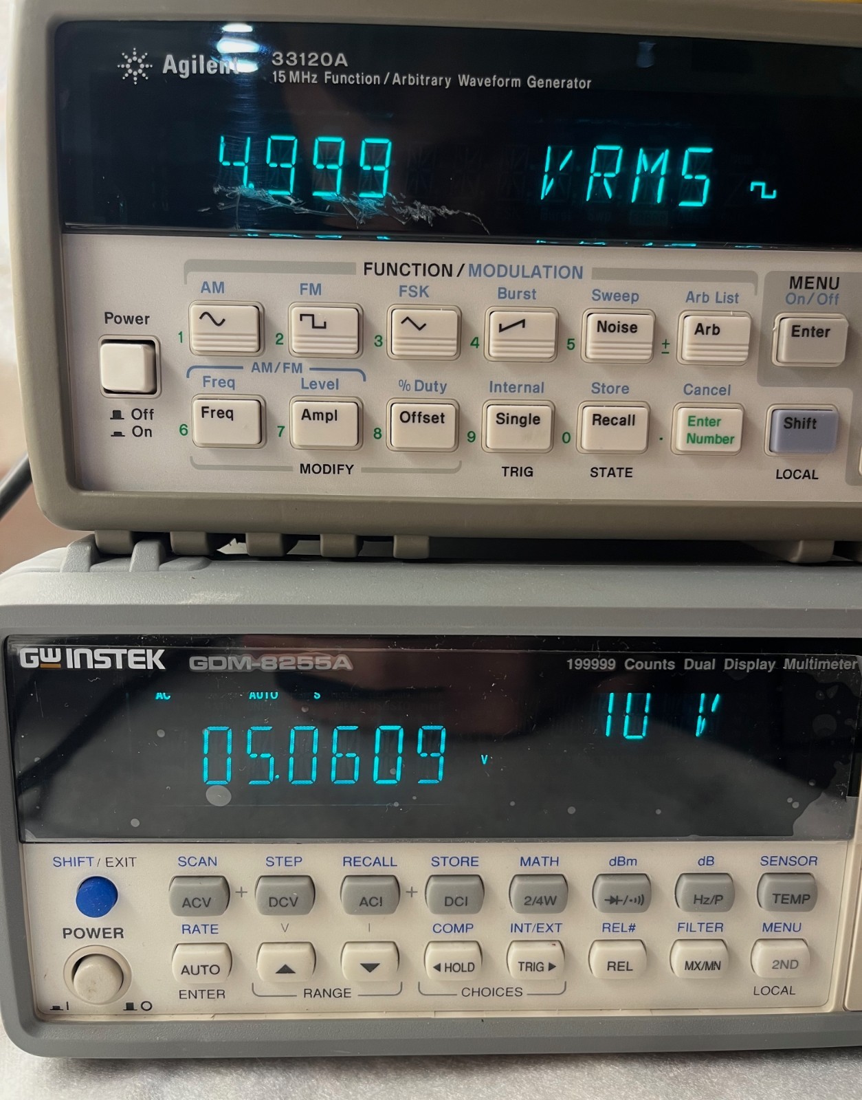 Agilent 33120A 15 MHz Function / Arbitrary Waveform Generator