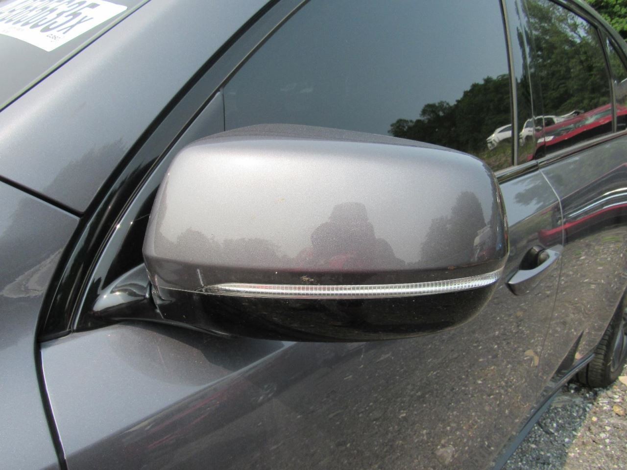 MDX 2019 Glove Box 1050233