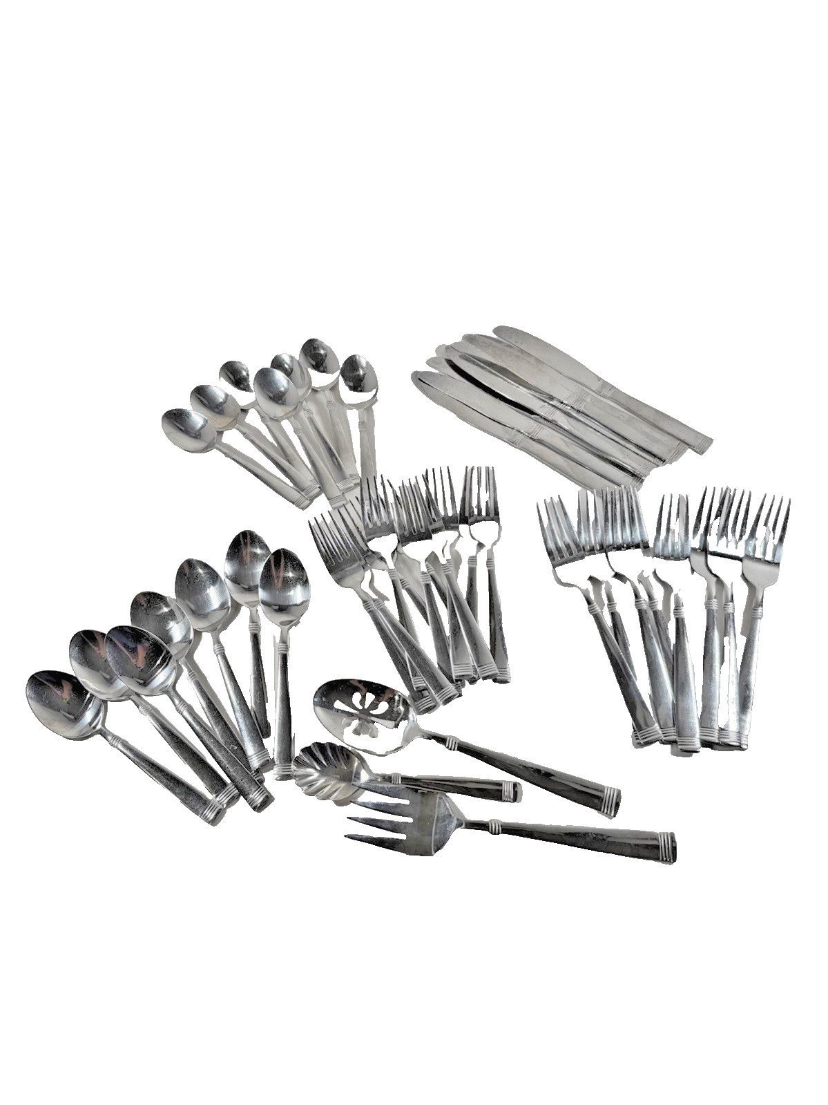 INTERNATIONAL Stainless 44PCFLATWARE PALISADES FROST Service for 8MINUS 1 SPOON
