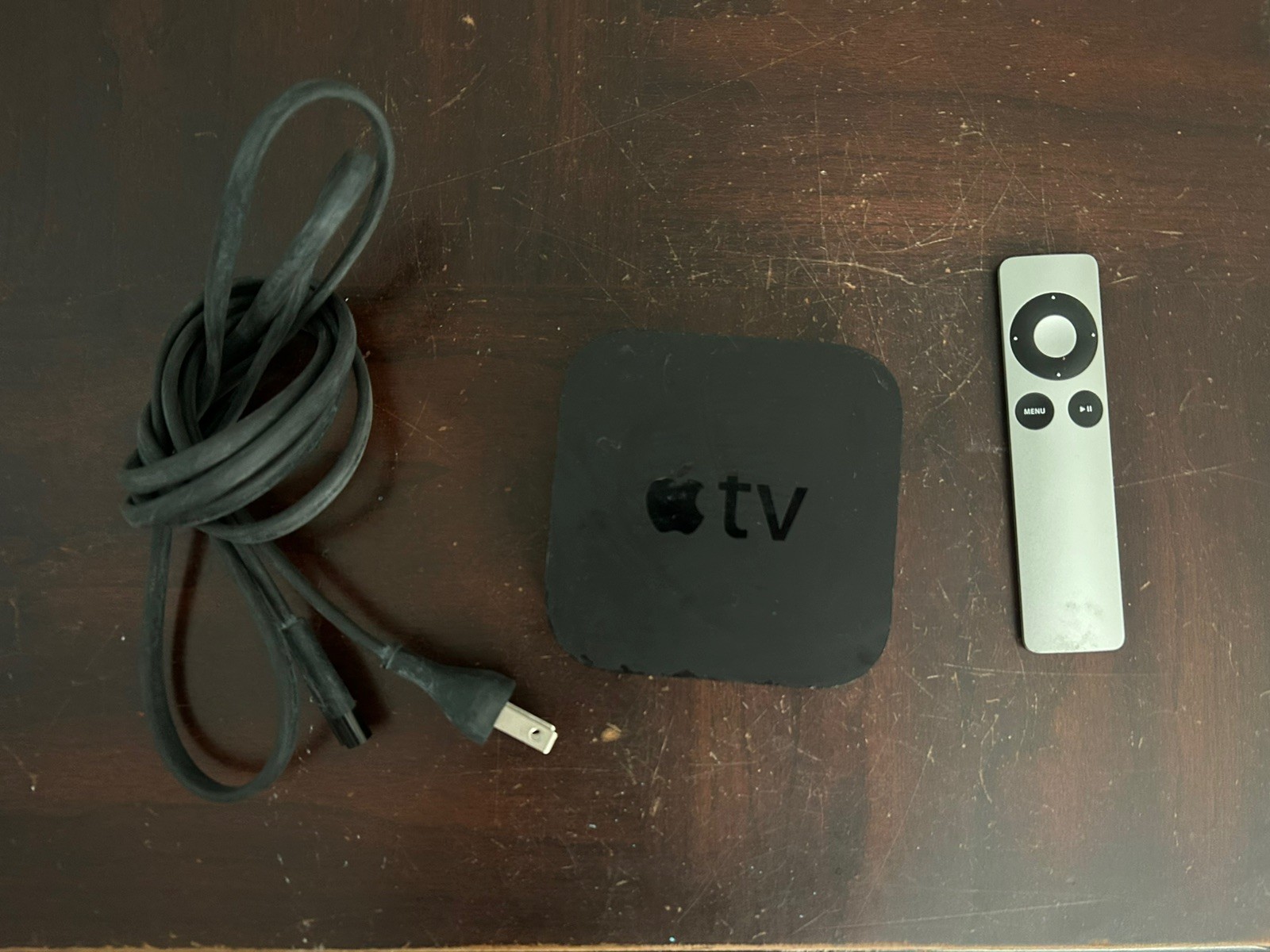 Apple TV (3rd Generation) 8GB Digital HD Media Streamer With Original Remote