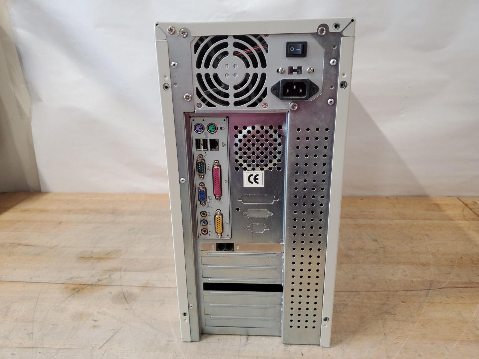 Vintage Elite PC Tower - Turns On