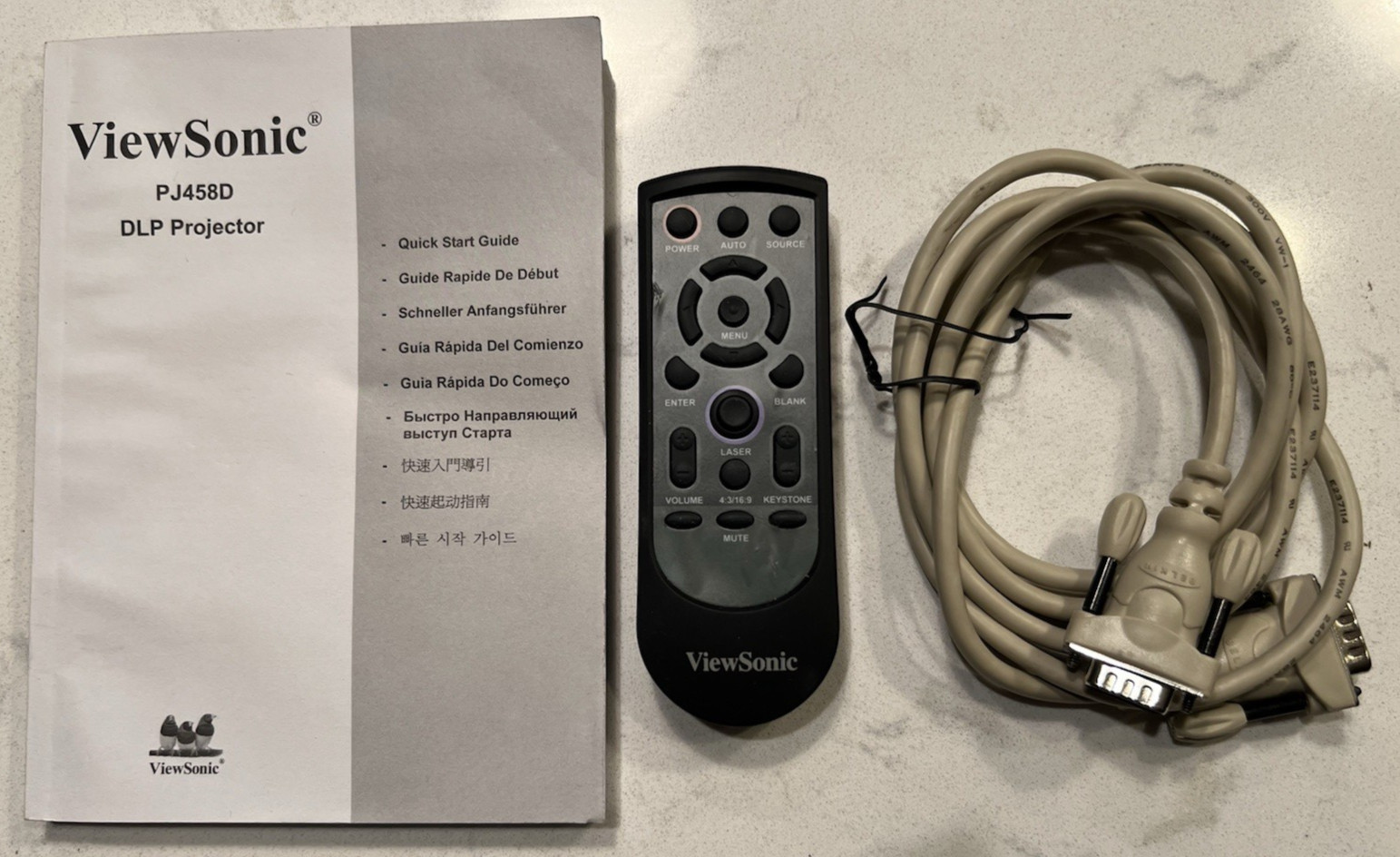 ViewSonic DLP Projector PJ458D w/Case, Remote, Manual, VGA Cable Untested