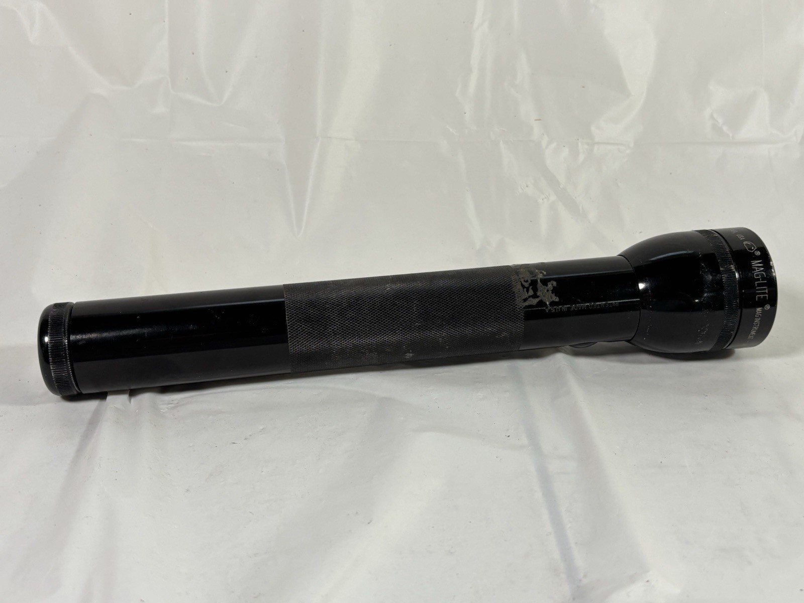 Vintage Mag-Lite Black Flashlight USA Made Complete w/ Tail Cap. Used Heavy Duty