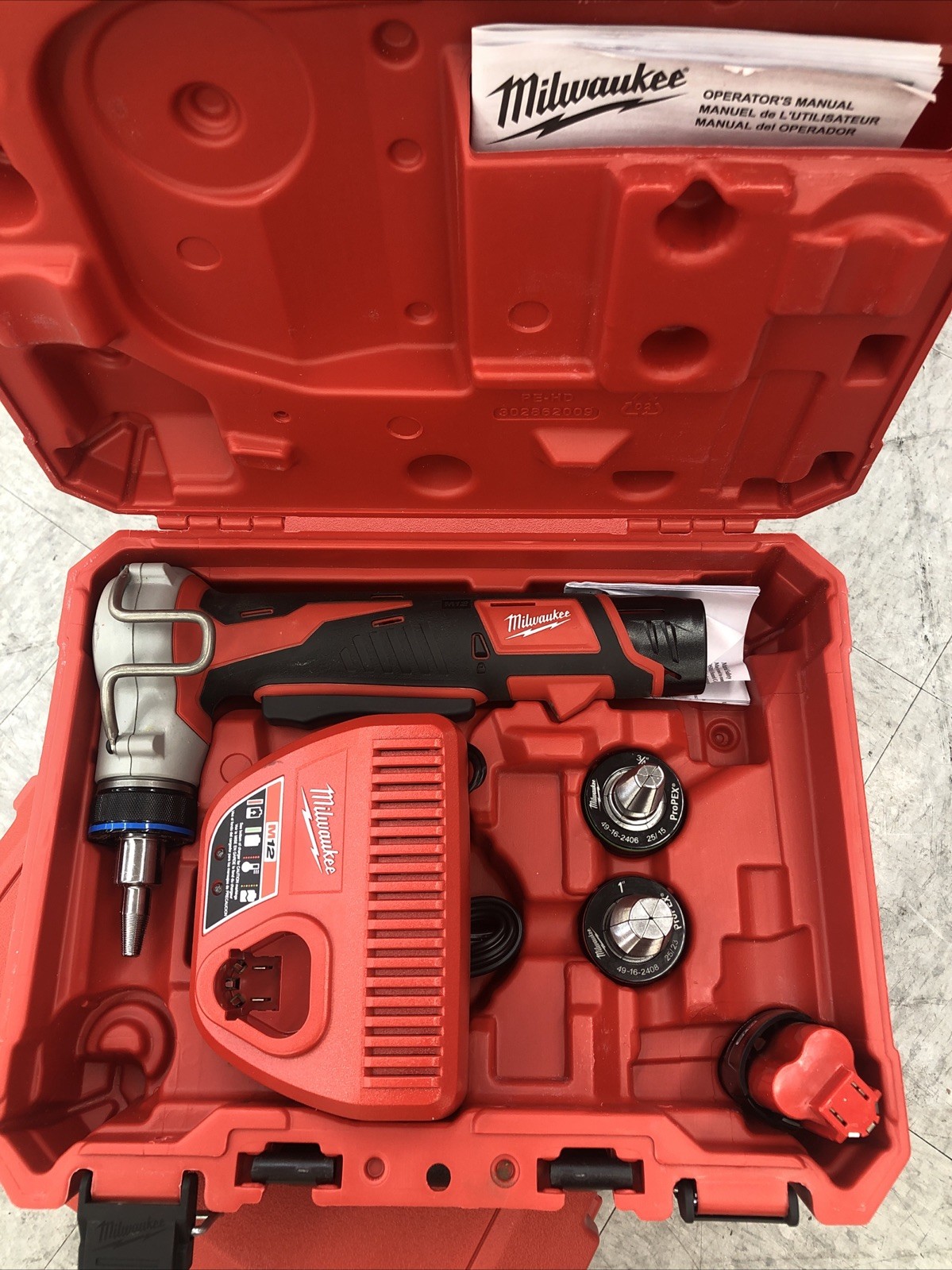 Milwaukee 2432-22 M12 Cordless ProPEX Expansion Tool Kit