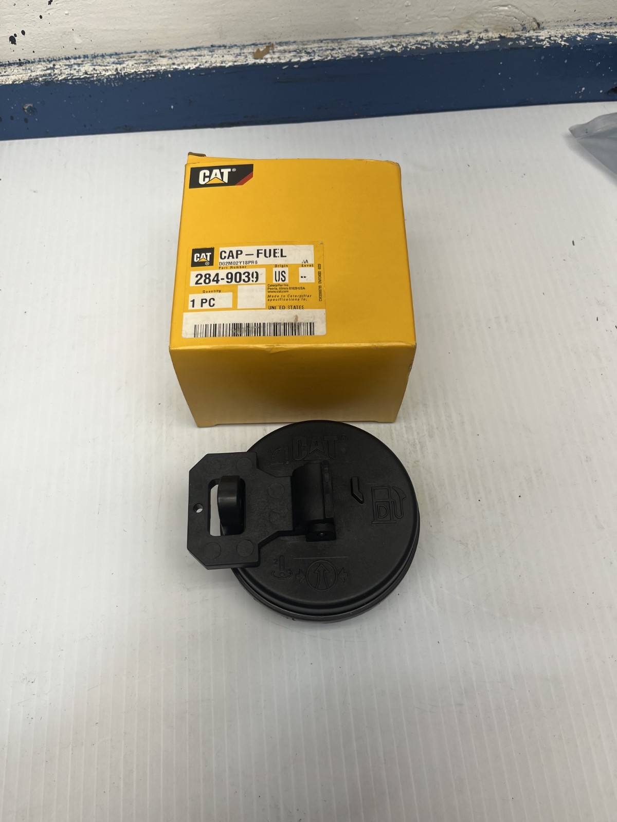 CAT 284-9039 FUEL CAP NEW 2849039