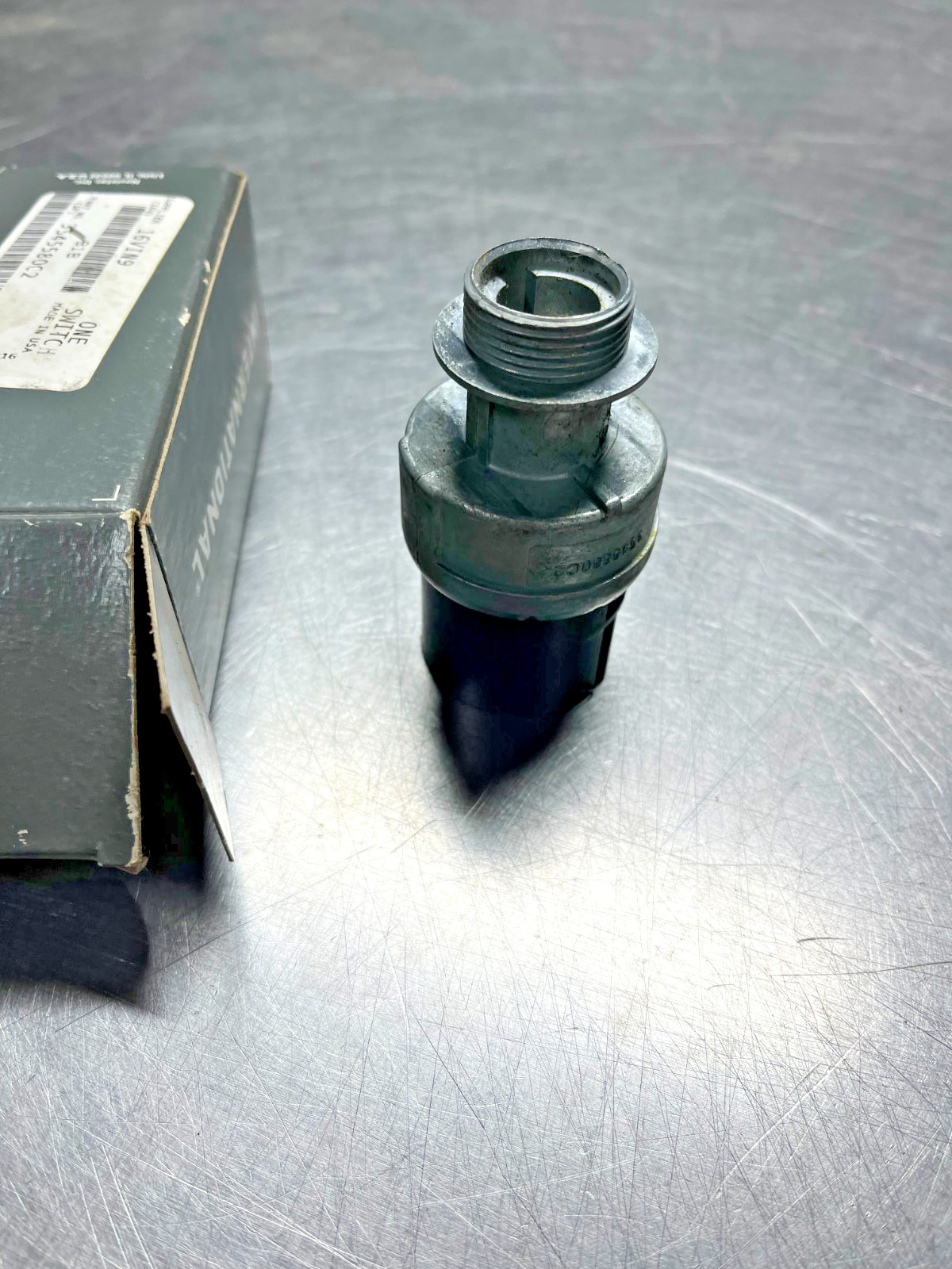 Genuine OEM INTERNATIONAL Navistar Ignition SWITCH 3545580C2