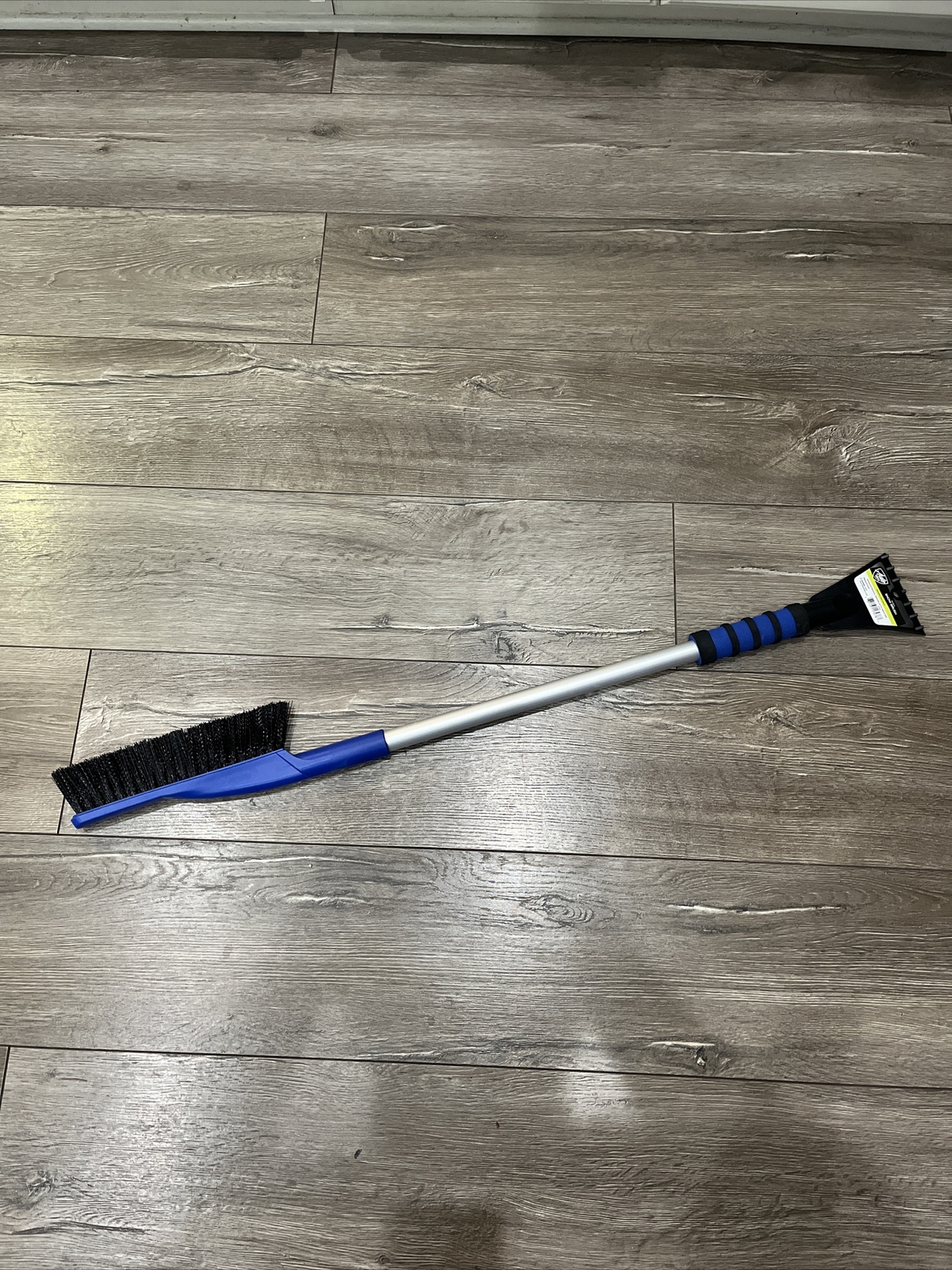 Auto Drive Aluminum Pole 35" Snow Brush and Ice Scraper