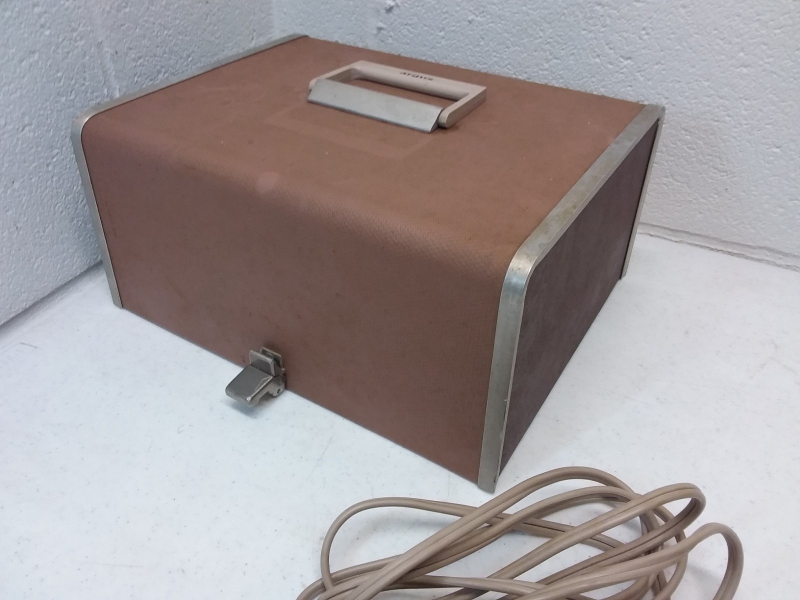 Argus 500 Automatic Slide Projector with Case and Power Cord Vintage
