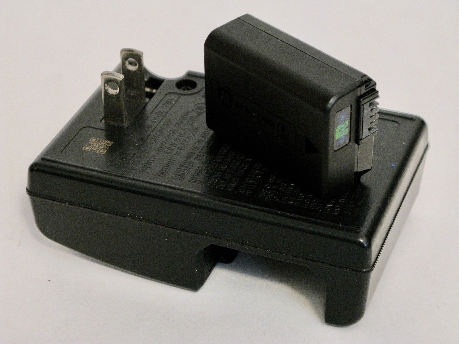 GENUINE ORIGINAL SONY NP-FW50  BATTERY & SONY BC-VM1 CHARGER..IMMACULATE..