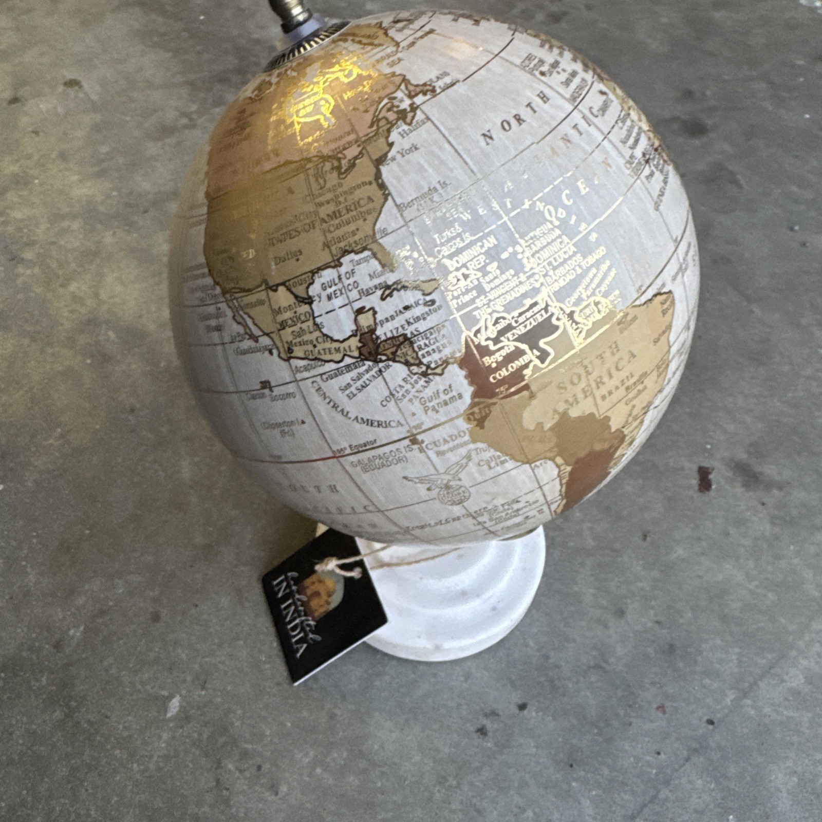 Globe 9 Inches Tall White And Gold Nice Decorative Piece 🔥