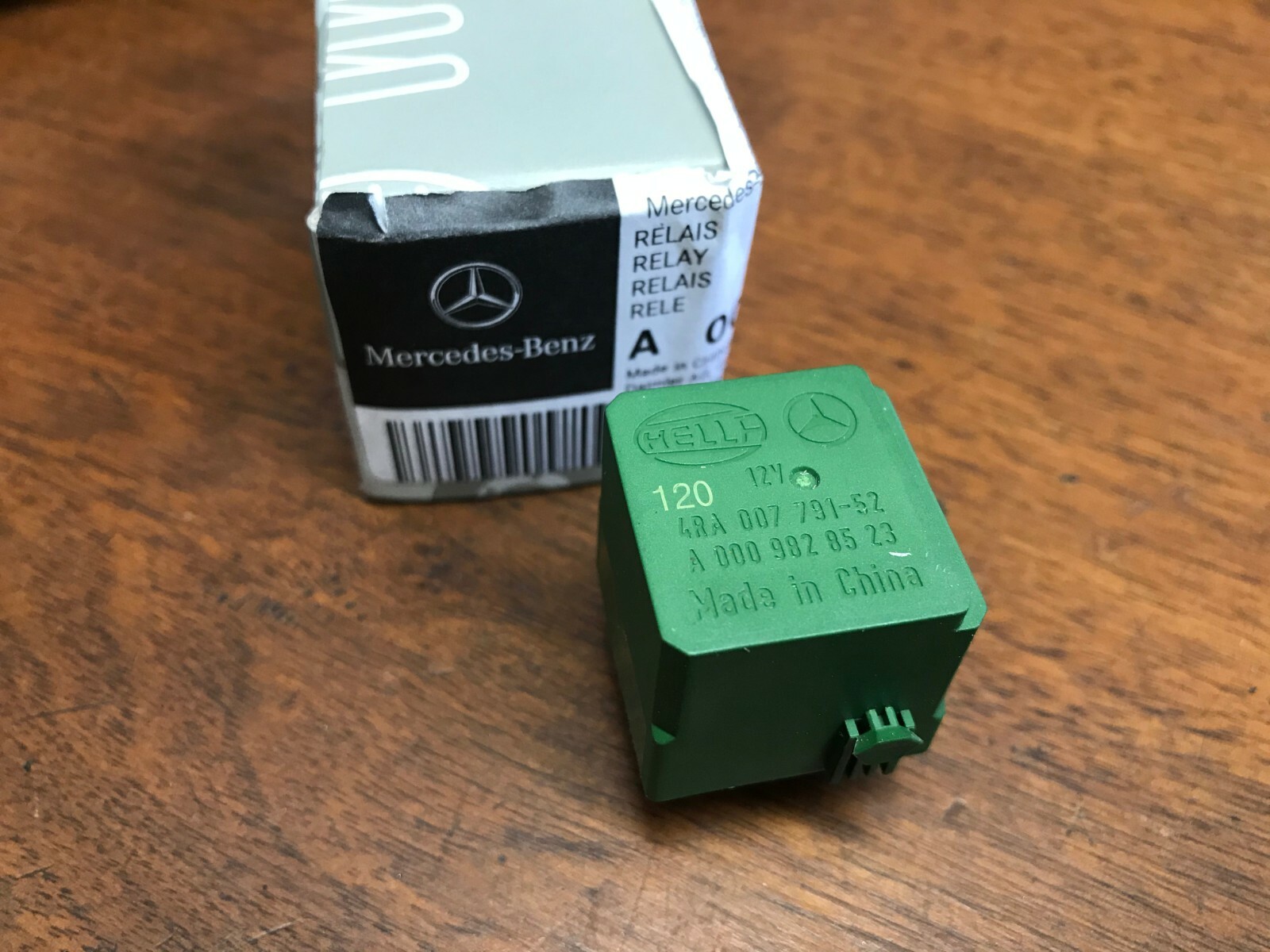 Genuine Mercedes Hella W164 W216 W221 Suspension Air Compressor Relay Box Green