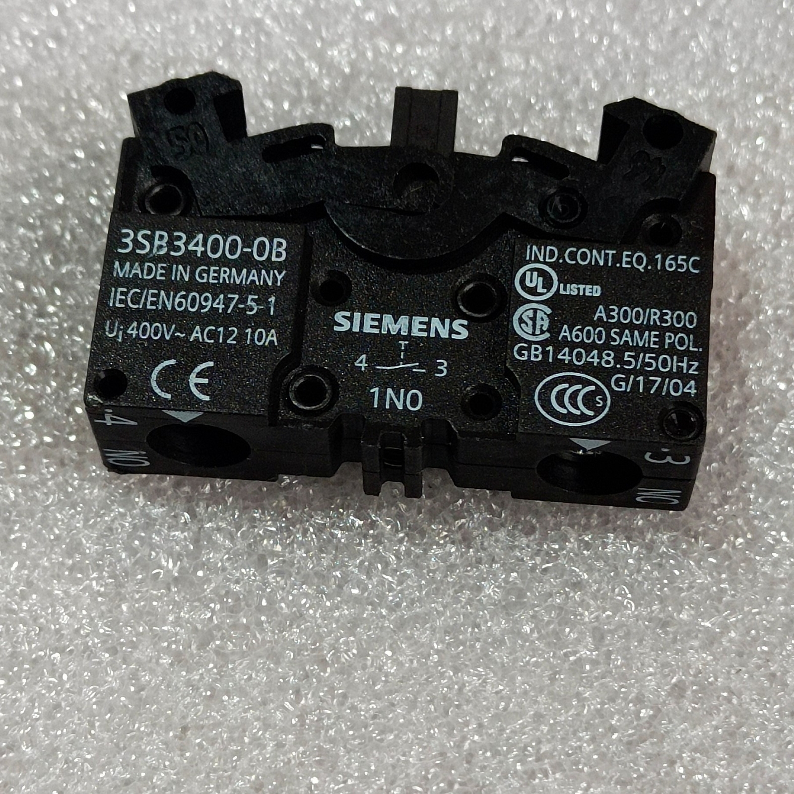 1PC Siemens 3SB3400-0B Contact Block 3SB3400-OB Push Button Switch New