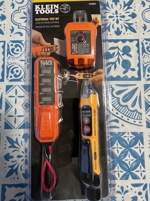 Klein Tools 3 Piece AC/DC Voltage Outlet Tester Electrical Test Kit ET45KIT3