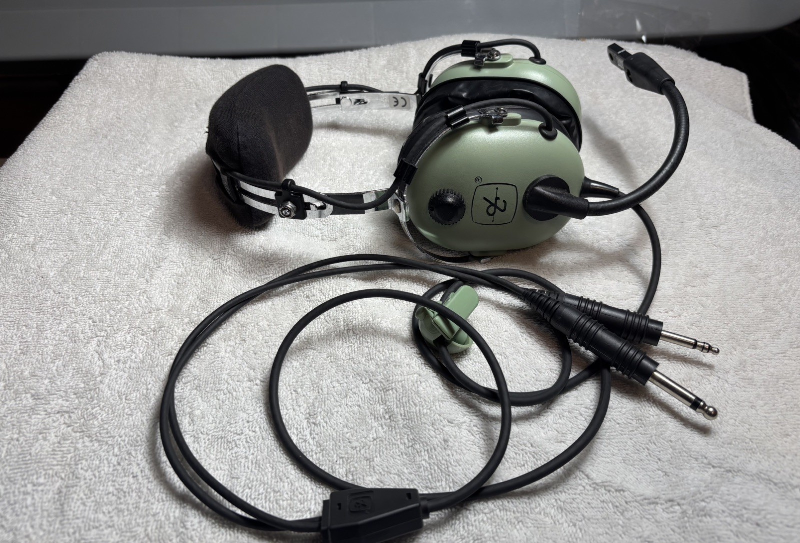 David Clark Company Inc. H10-13.4 aviation headset P/N 12507G-42
