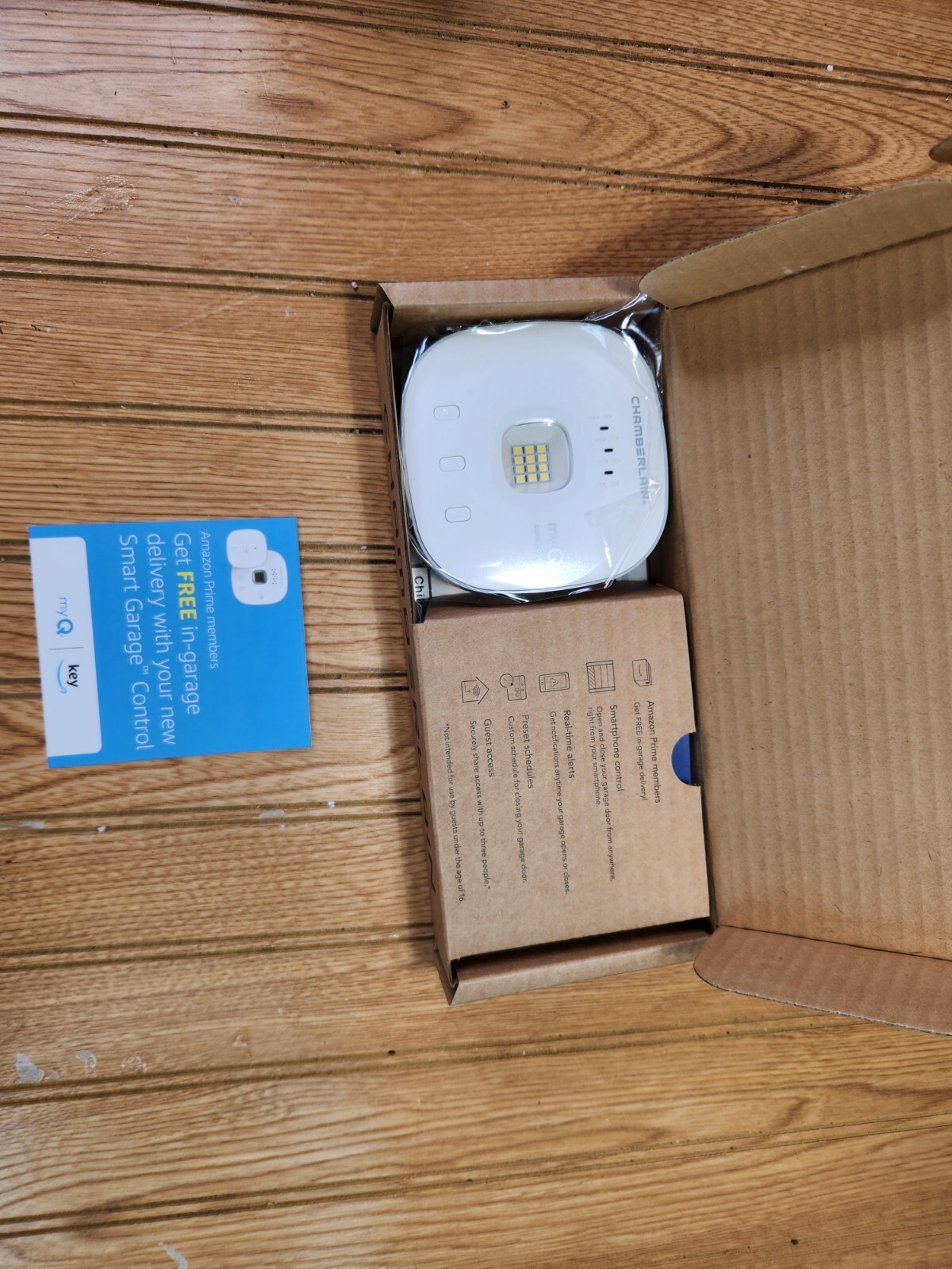 CHAMBERLAIN Smart Garage Control - Wireless Garage Hub and Sensor with Wifi