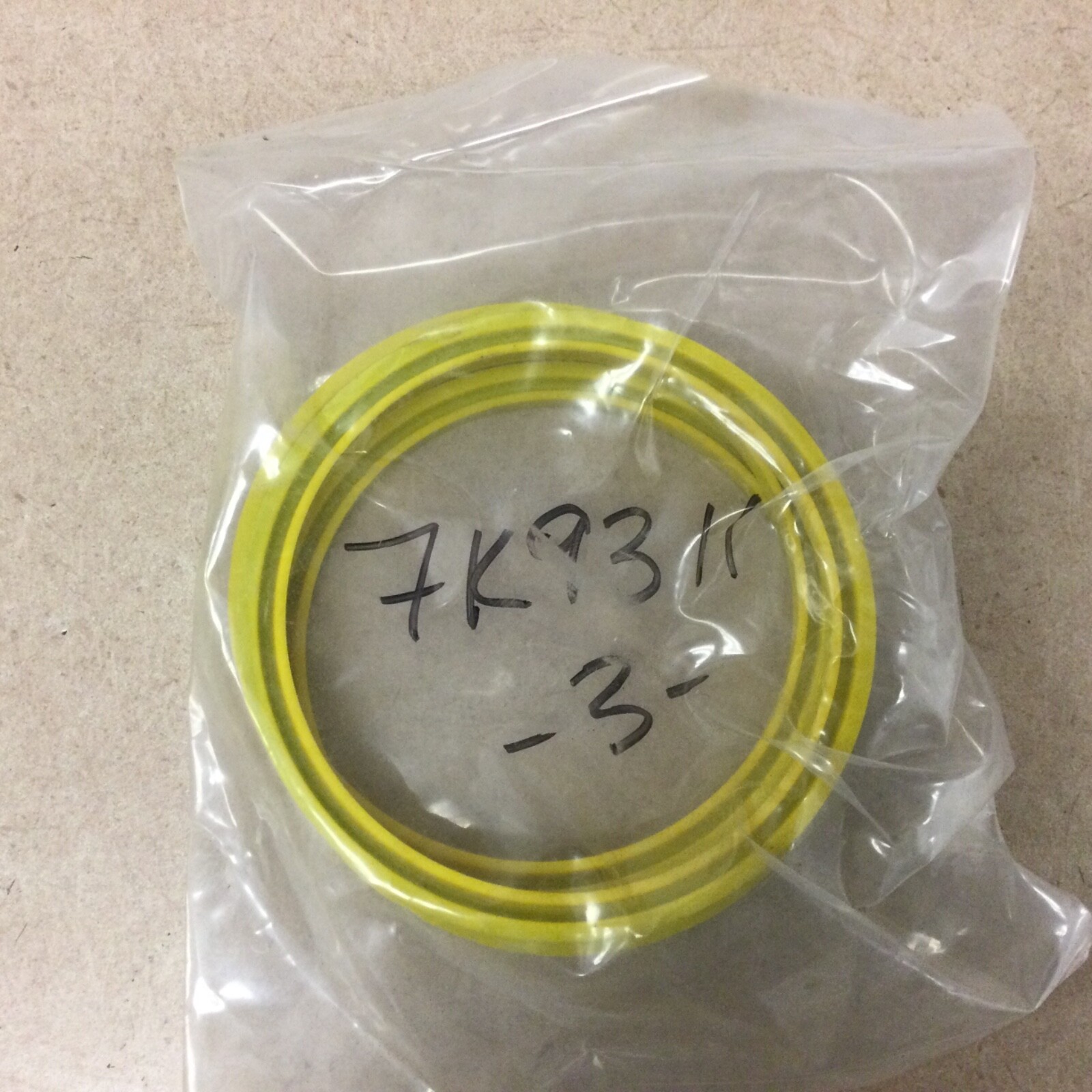 CAT Caterpillar LOT OF 3 7K9311 SEALS HYDRAULIC CYLINDER WIPER NEW NOS 3.5” DIA
