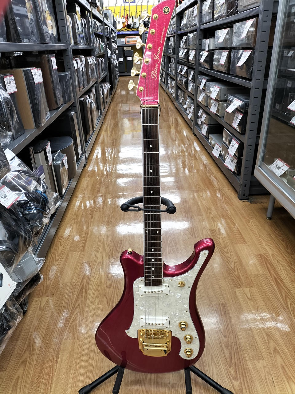YAMAHA BJ-PRO electric guitar