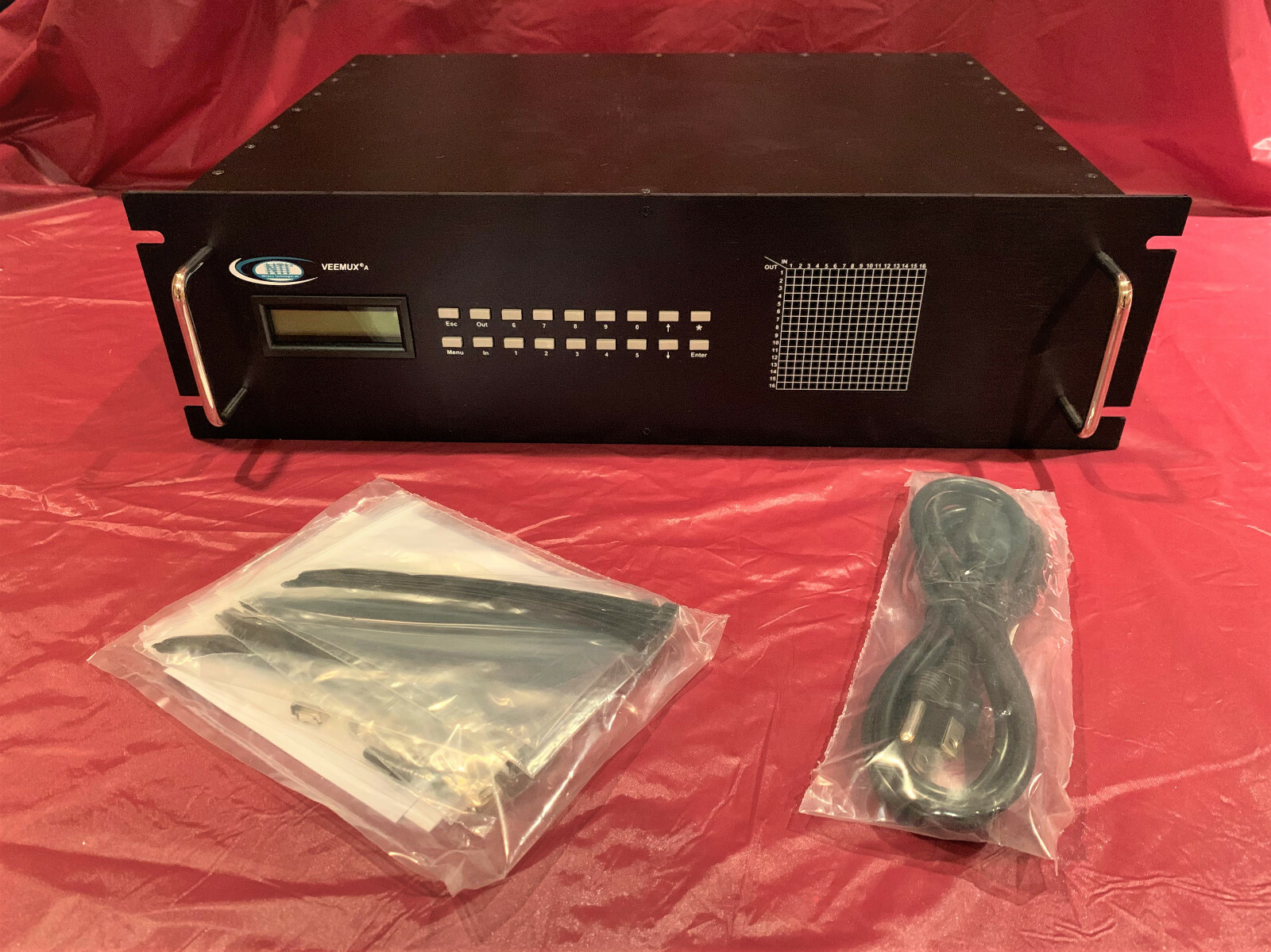 NTI Veemux A SM-16X16-AV-LCD 16 IN/OUT RGBHV VGA Video/Audio Ethernet Matrix NEW