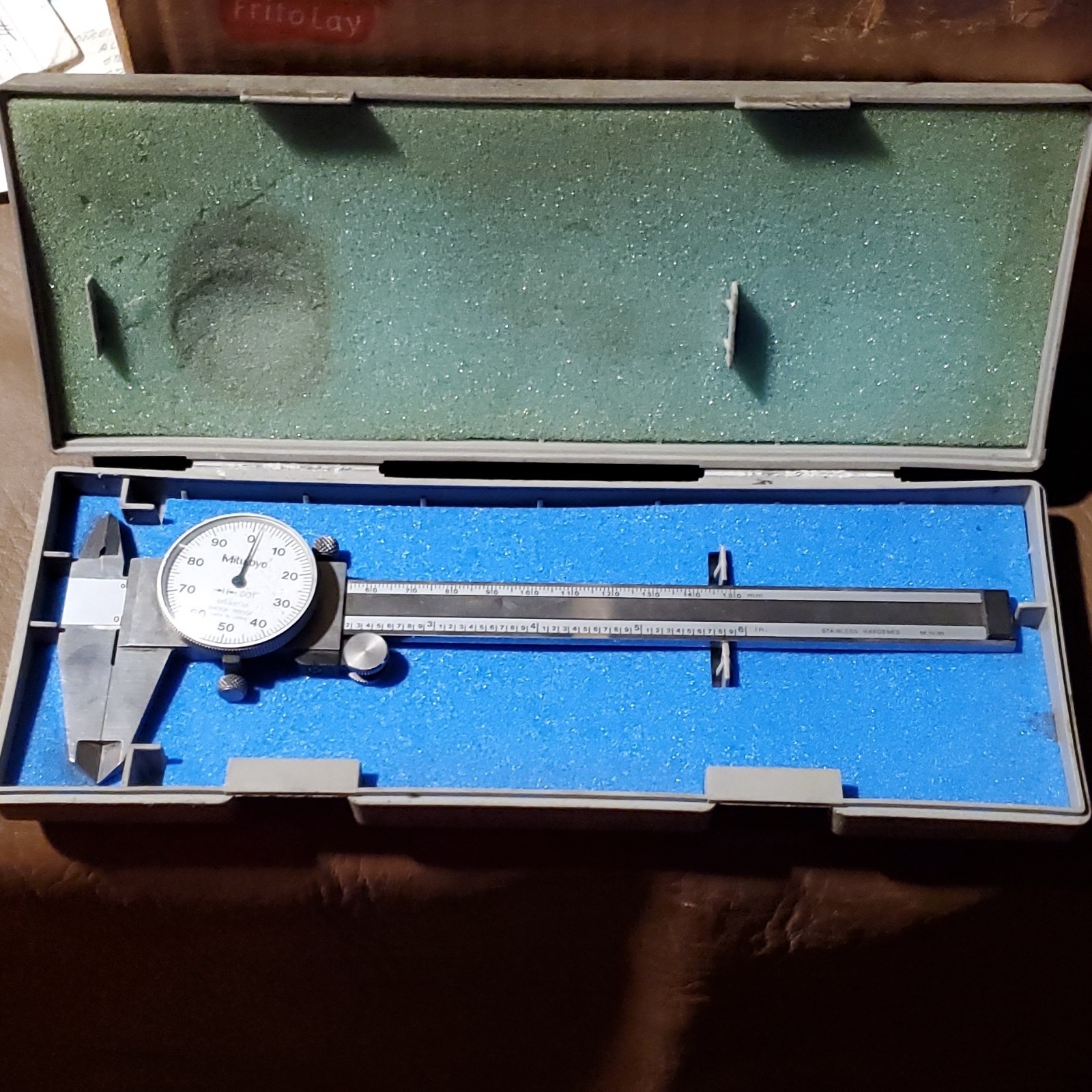 Mitutoyo 505-637-50 6" Shock Proof Dial Caliper White Dial 0.001" Graduations