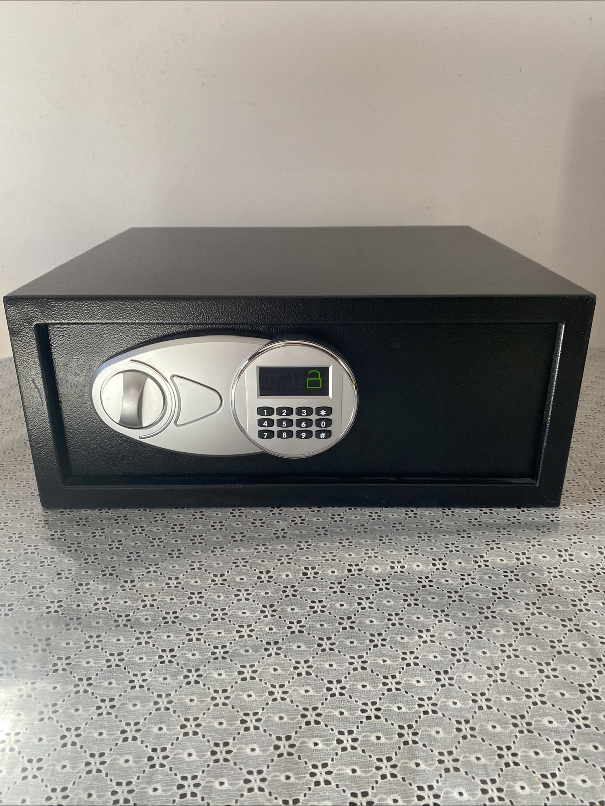 Amazon Basics Steel Security Safe Programmable Electronic Keypad .7cuft  -No Key