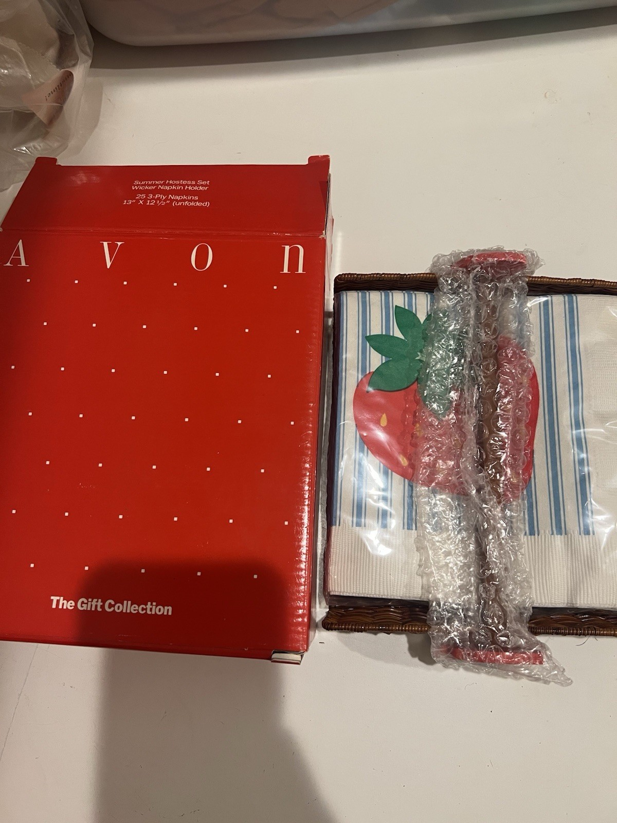 Vintage Avon Summer Hostess Set Wicker Napkin Holder Set 25 Strawberry Napkins