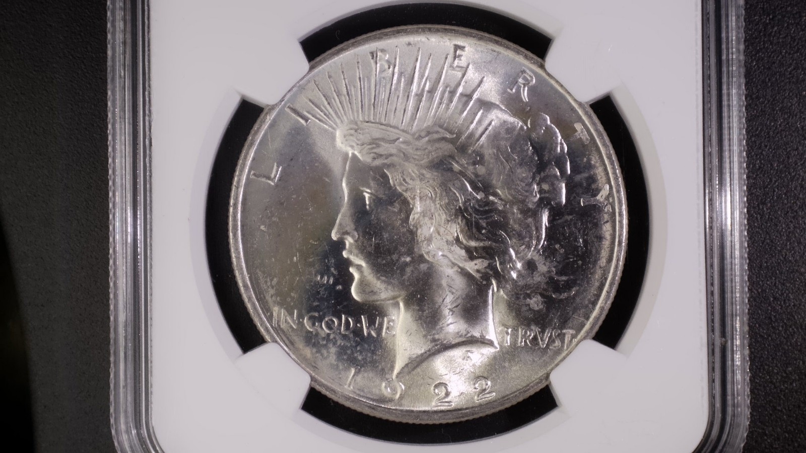 1922 $1 Peace Silver Dollar NGC MS64