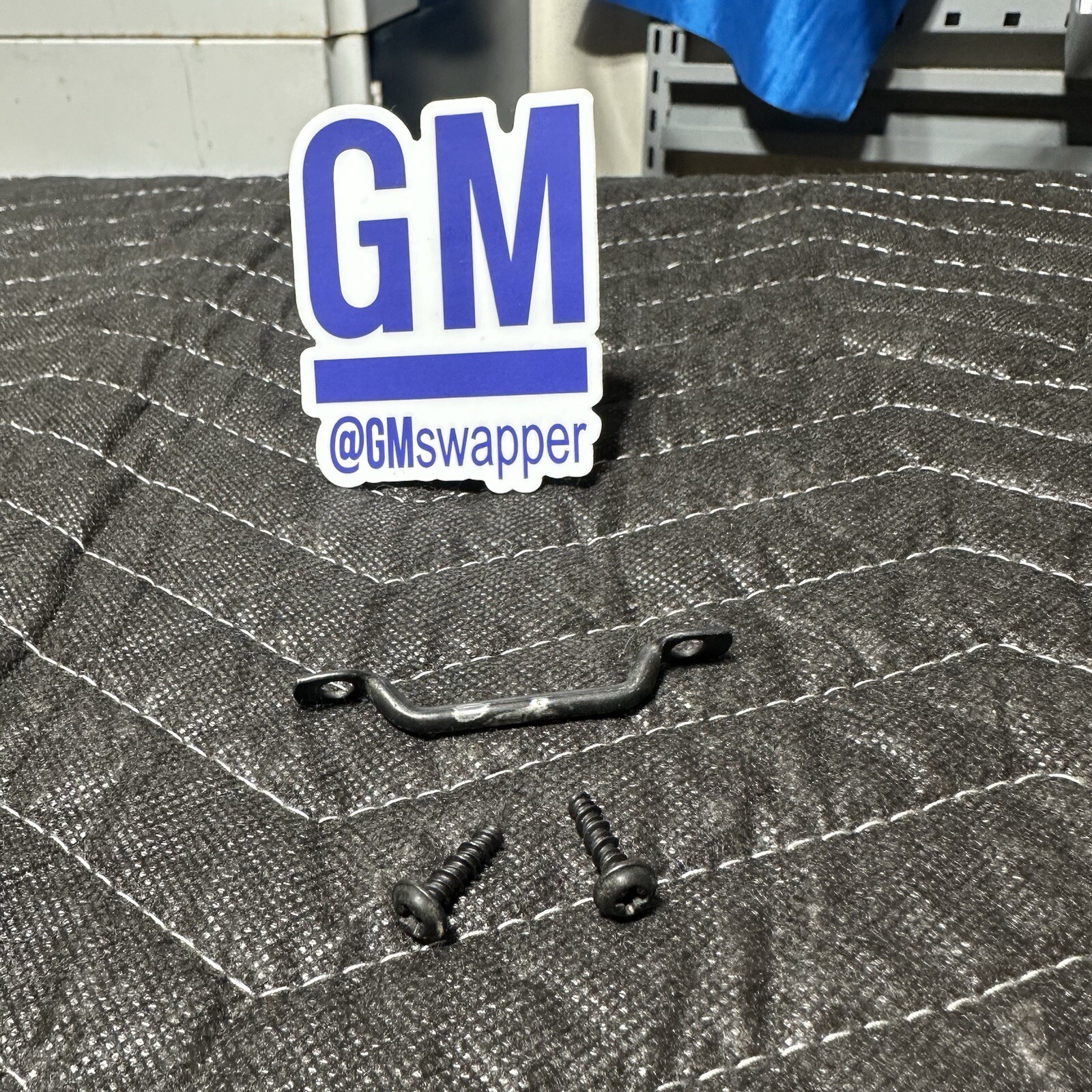 88-94 OBS Chevy Truck GMC Sierra Suburban Blazer Glove Box Door Striker Catch GM