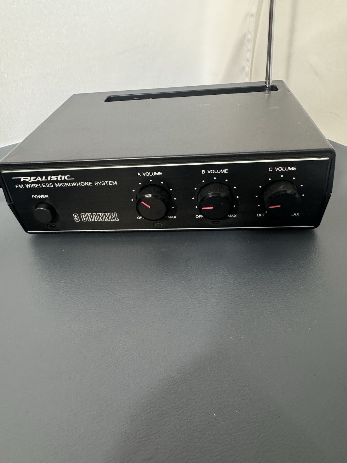 Realistic FM Wireless Three Channel Microphone System  Model 32-1228