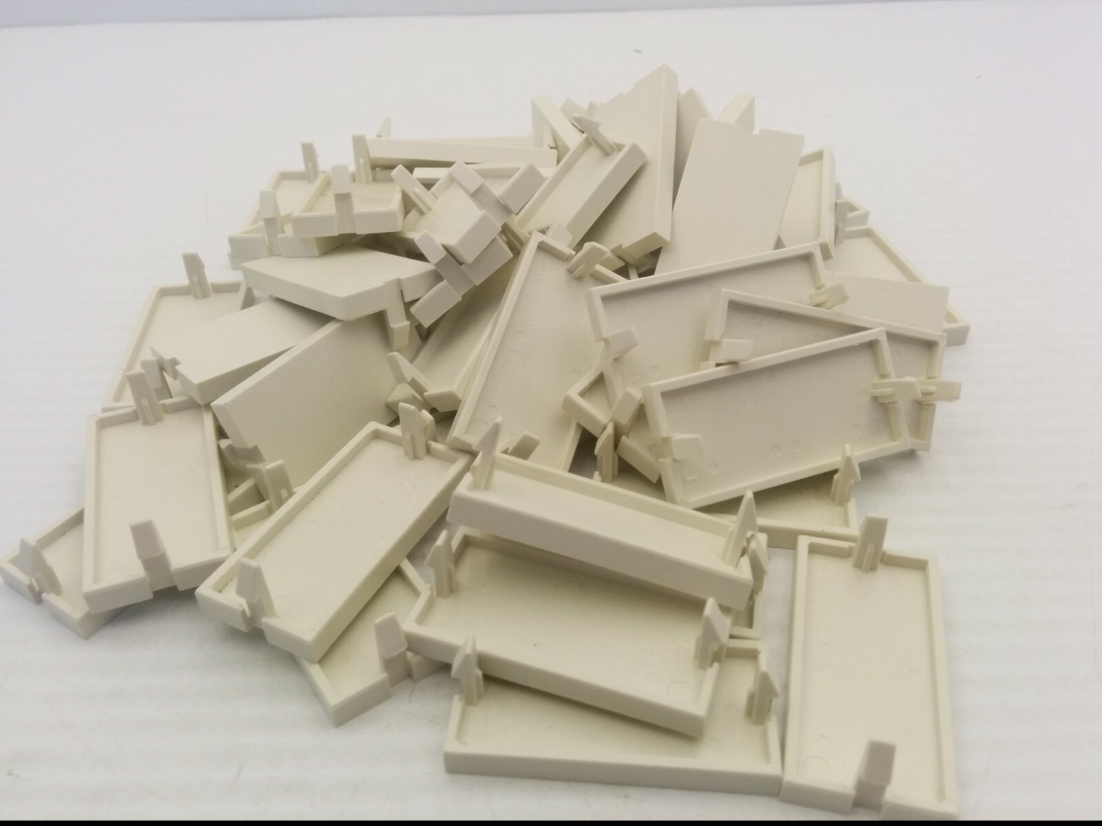 LEGRAND ORTRONICS 40300164 BLANK INSERT MODULE, SERIES II, WHITE (LOT OF 50) NNB
