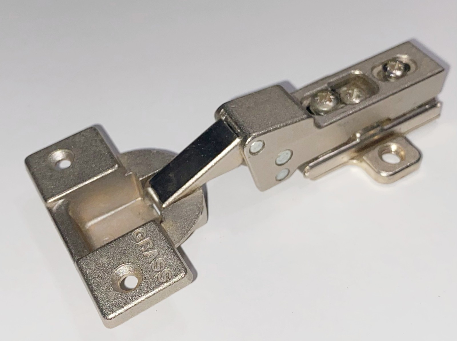 GRASS Hinge 1806, Clip On, 90°,Self Close,Full Overlay with "44"mounting plate.