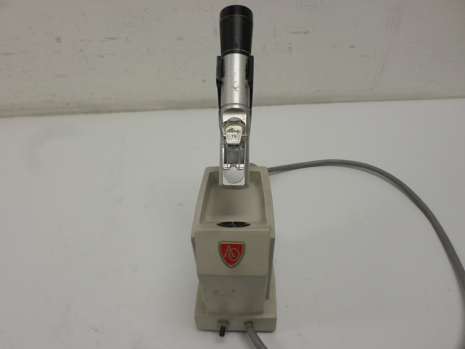 AO American Optical Reichert 10406 Refractometer Table Stand