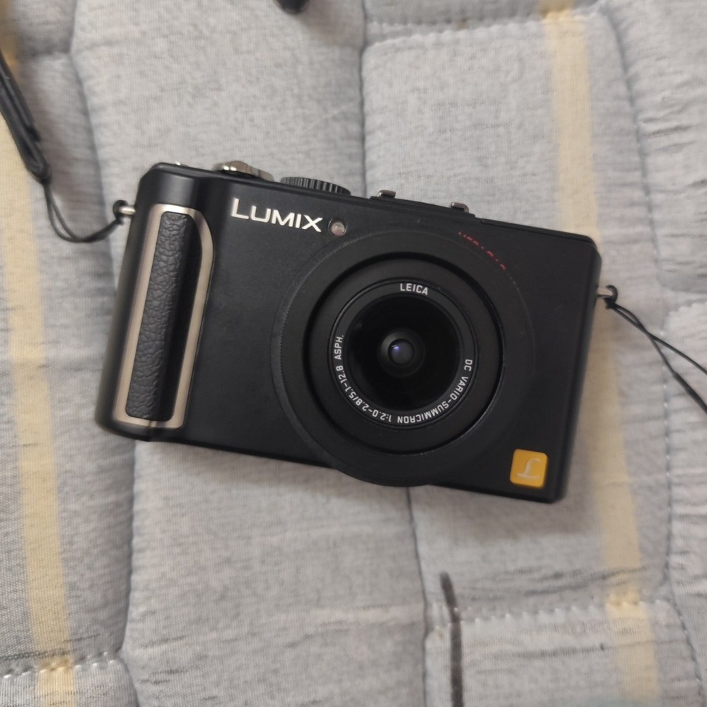 Panasonic LUMIX DMC-LX3 Digital Camera 10.1MP 2.5x Optical Zoom Black AF Lock