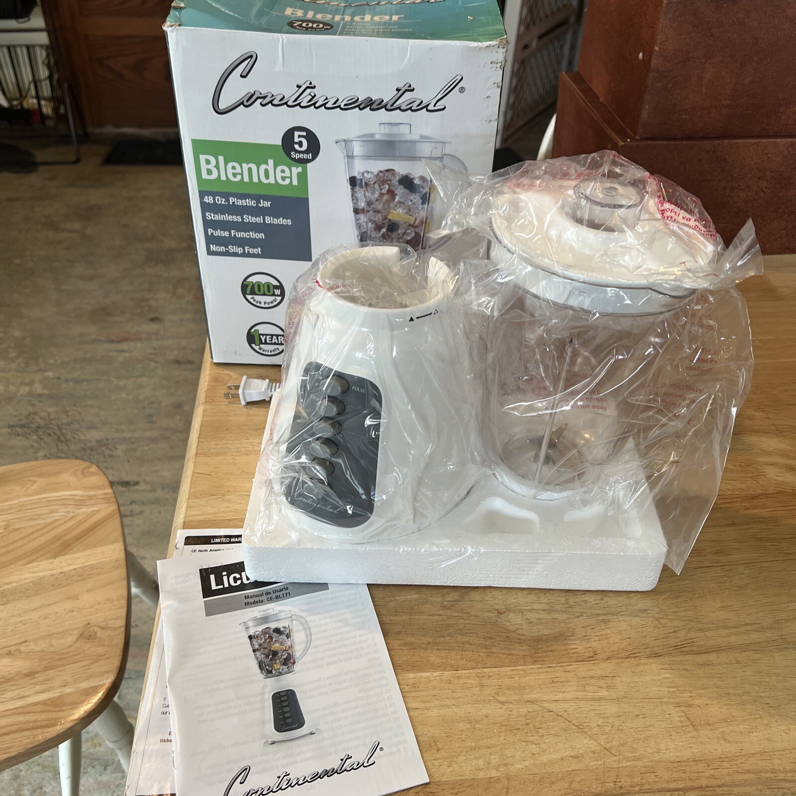 Continental Electric Blender 48 Ounce, 5 Speed, 700W White Shatterproof