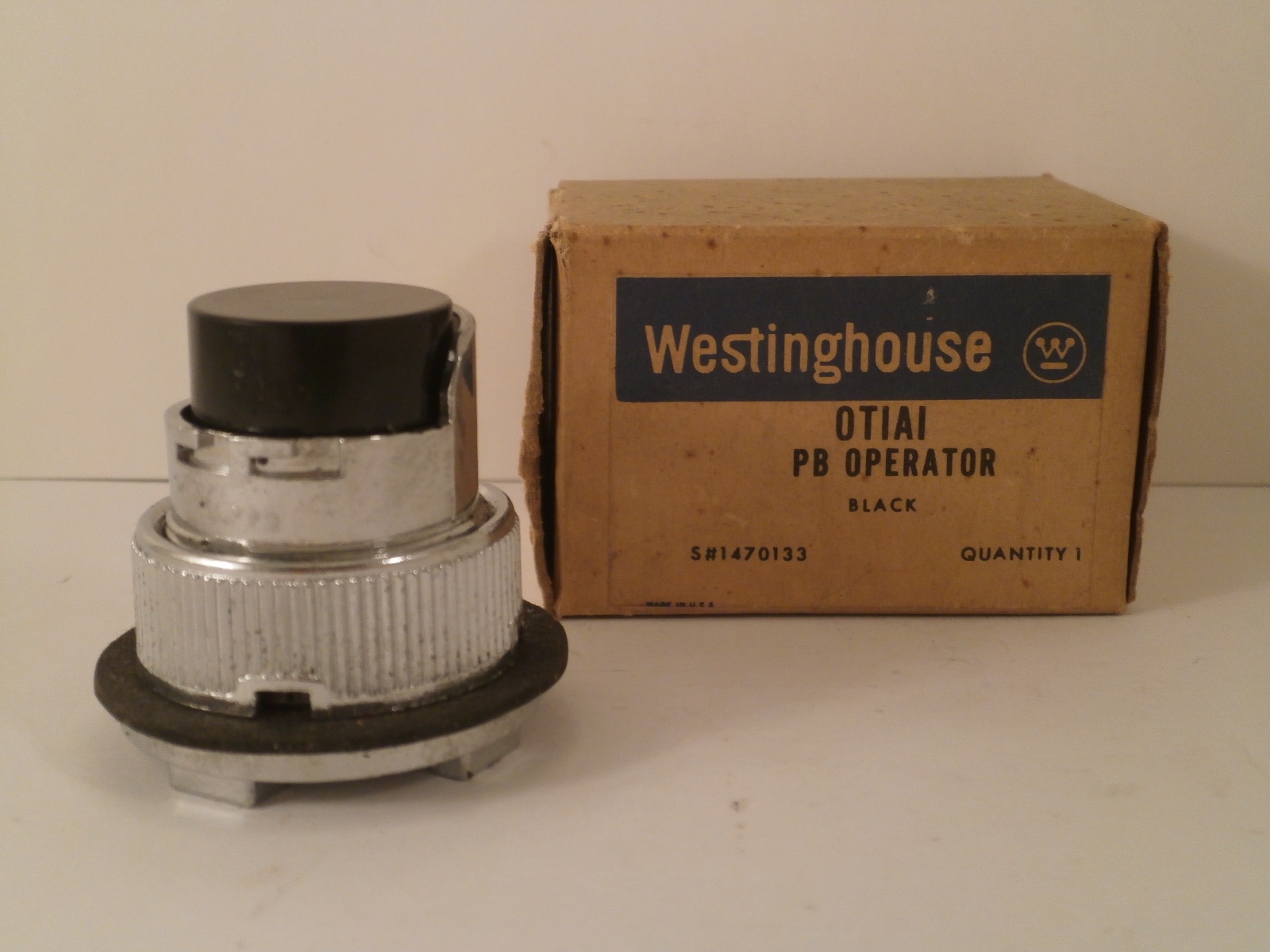 WESTINGHOUSE OTIAI PUSHBUTTON OPERATOR BLACK # 1470133 *NIB*