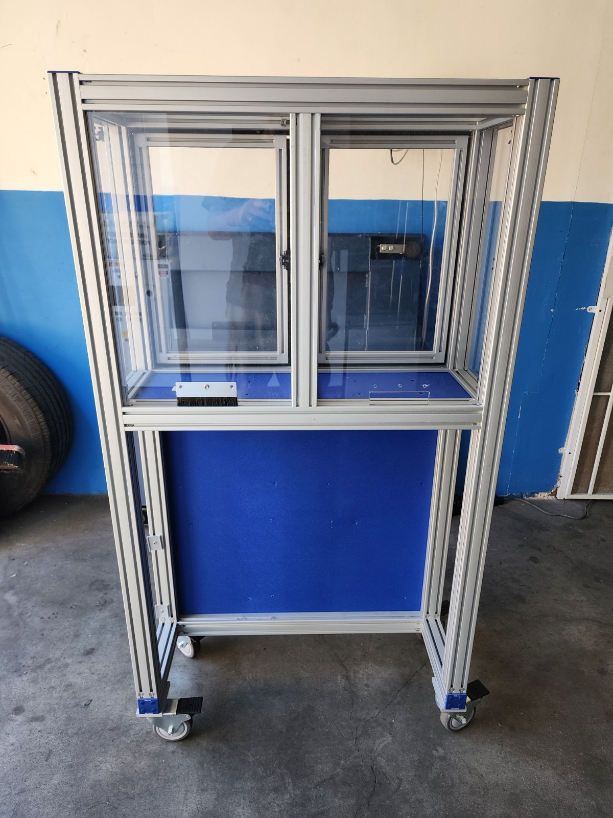 Aluminum T-Slotted Track Extrusion Mobil Cart / Housing / Storage Rack on Wheels