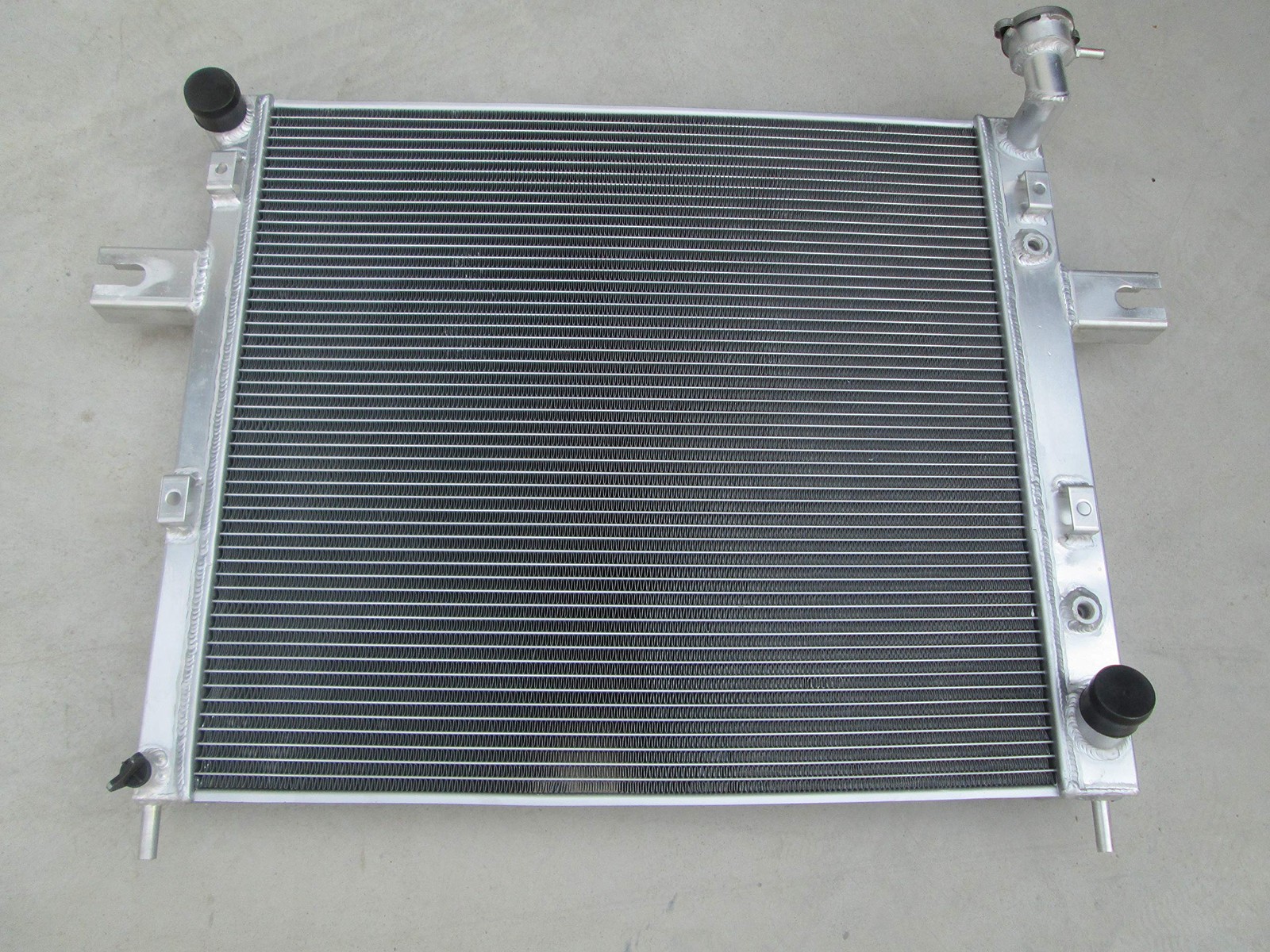 New Row Aluminum Radiator For Jeep Grand Cherokee WJ WG LIMITED LAREDO 4.7L V8