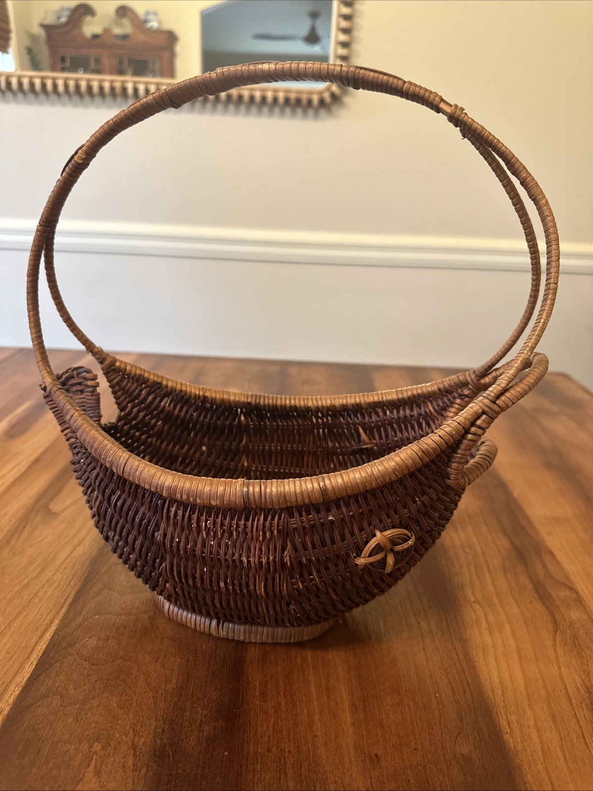 Vintage Fish Shaped Rattan Wicker Basket With Head/Tail (For Wine Pouring)
