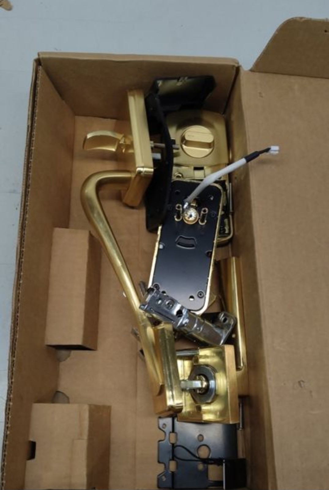 Schlage FE285 Camelot Entry Handleset Left Lever Bright Brass