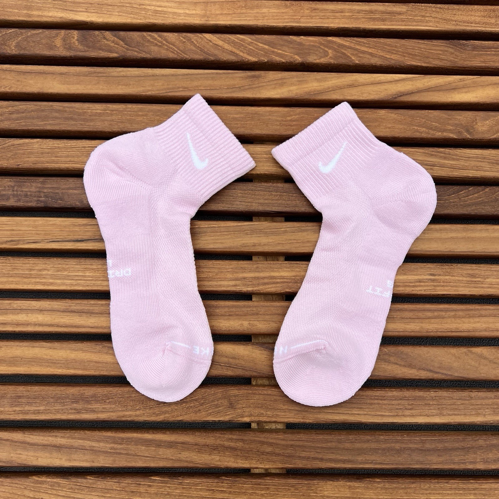 Nike Men pink With logo cushioned ankle socks size L (Men 8-12)