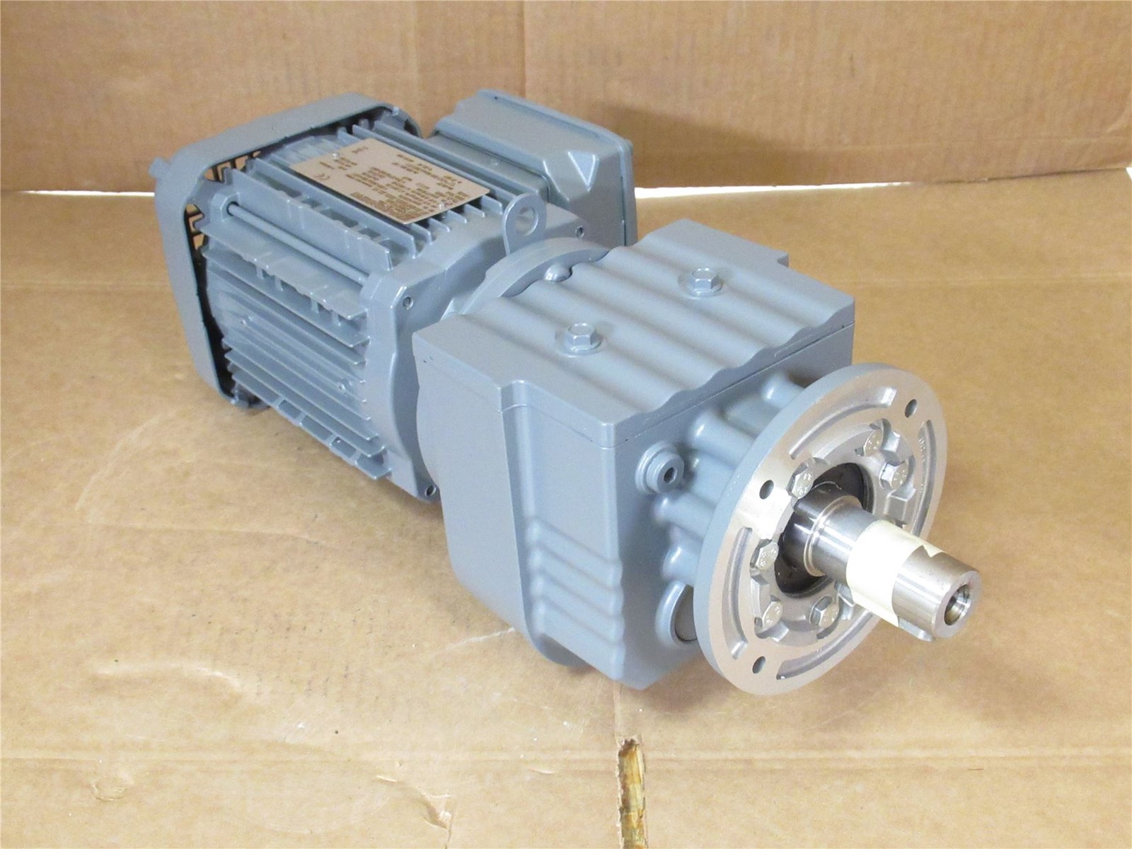 239361 New-No Box; SEW RF27DRN71M4 AC Gearmotor 18:1 Ratio; 0.37kW; 3PH; 60HZ