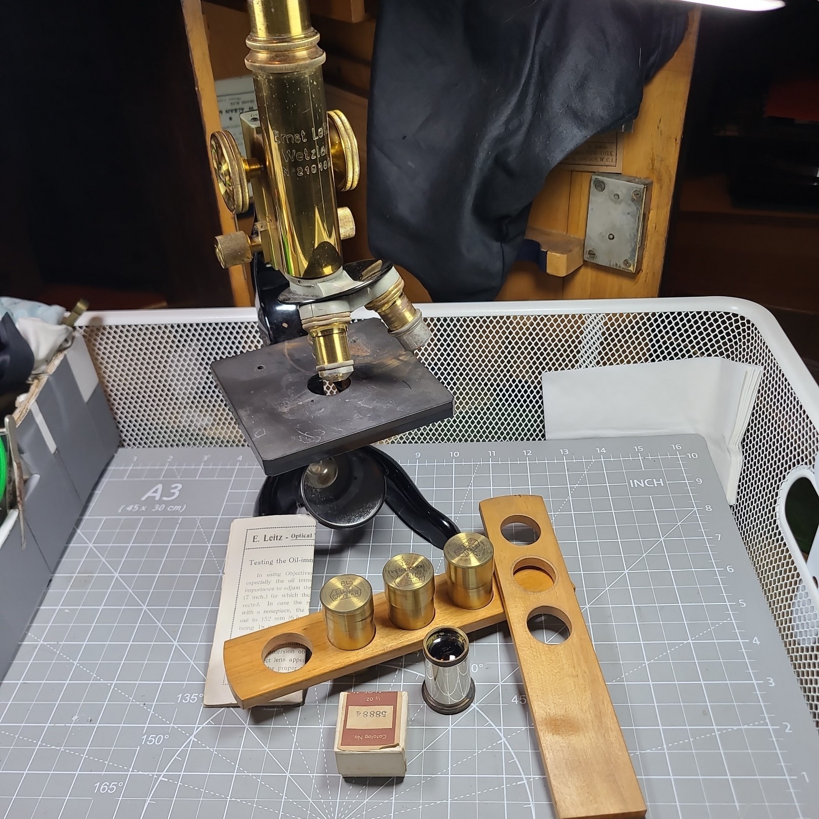 Ernst Leitz Wetzlar brass Microscope Wood Box 2 Lenses 3 Containers Glass Slides
