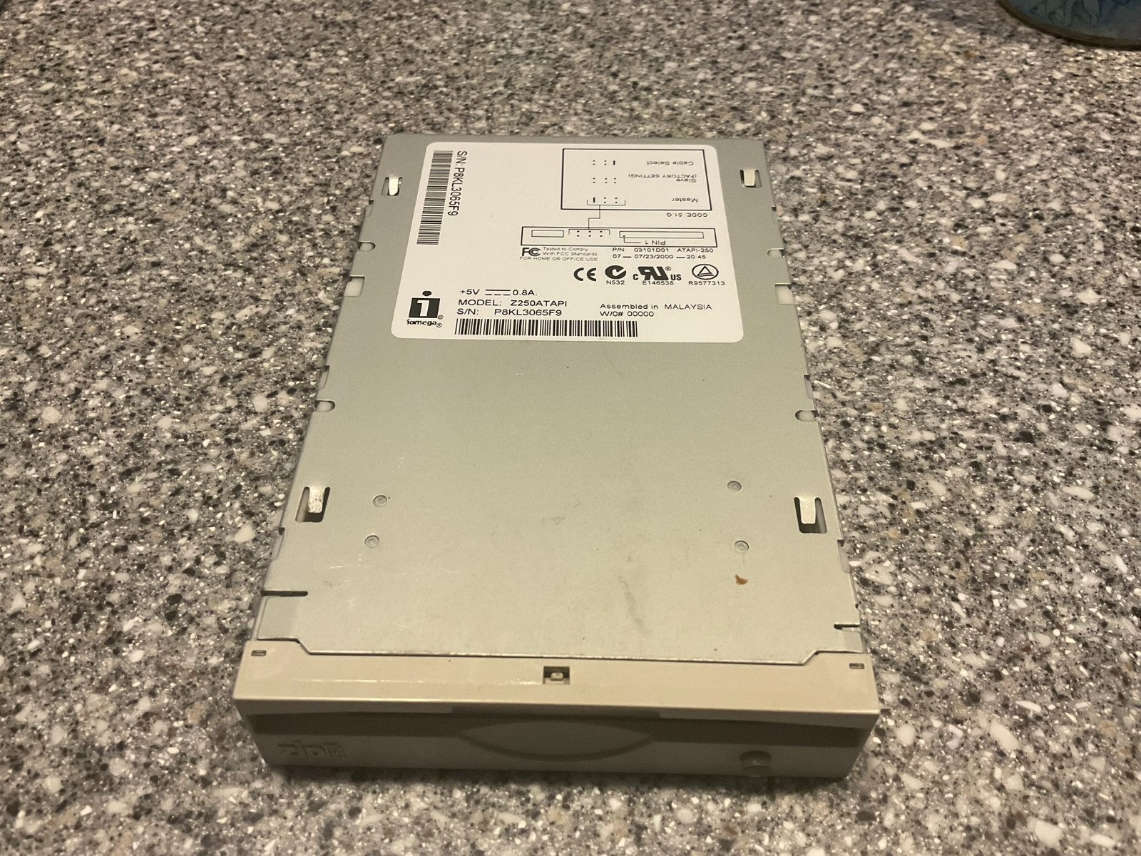Zip 250 Internal Cream Faced IDE Drive Z250ATAPI