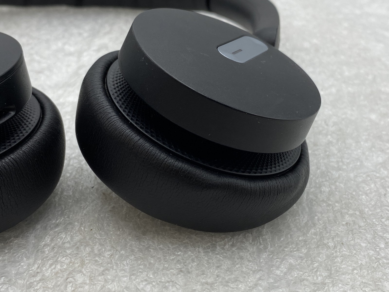 Yealink BHD702 BH70 Dual Wireless Bluetooth Headset With Mic ( HEADSET ONLY )