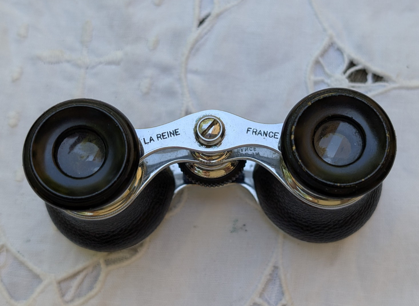 VTG LA REINE FRANCE ADJUSTABLE BINOCULARS FIELD GLASSES OPERA GLASSES w/ZIP CASE
