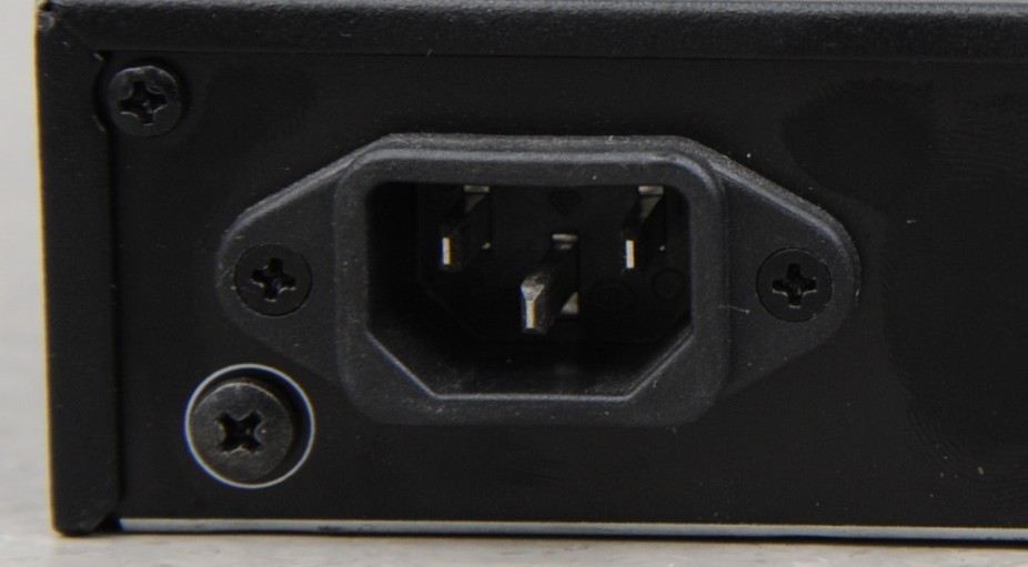 Yamaha Ri8-D 8-Channel Dante Remote Input Rack