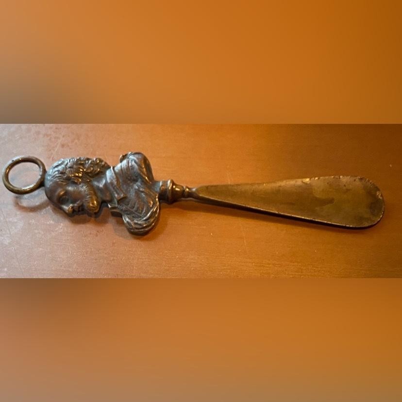 Vintage Metal Shoe Horn Men’s 8”  Bronze Decorative Bust Handle Loop Ring