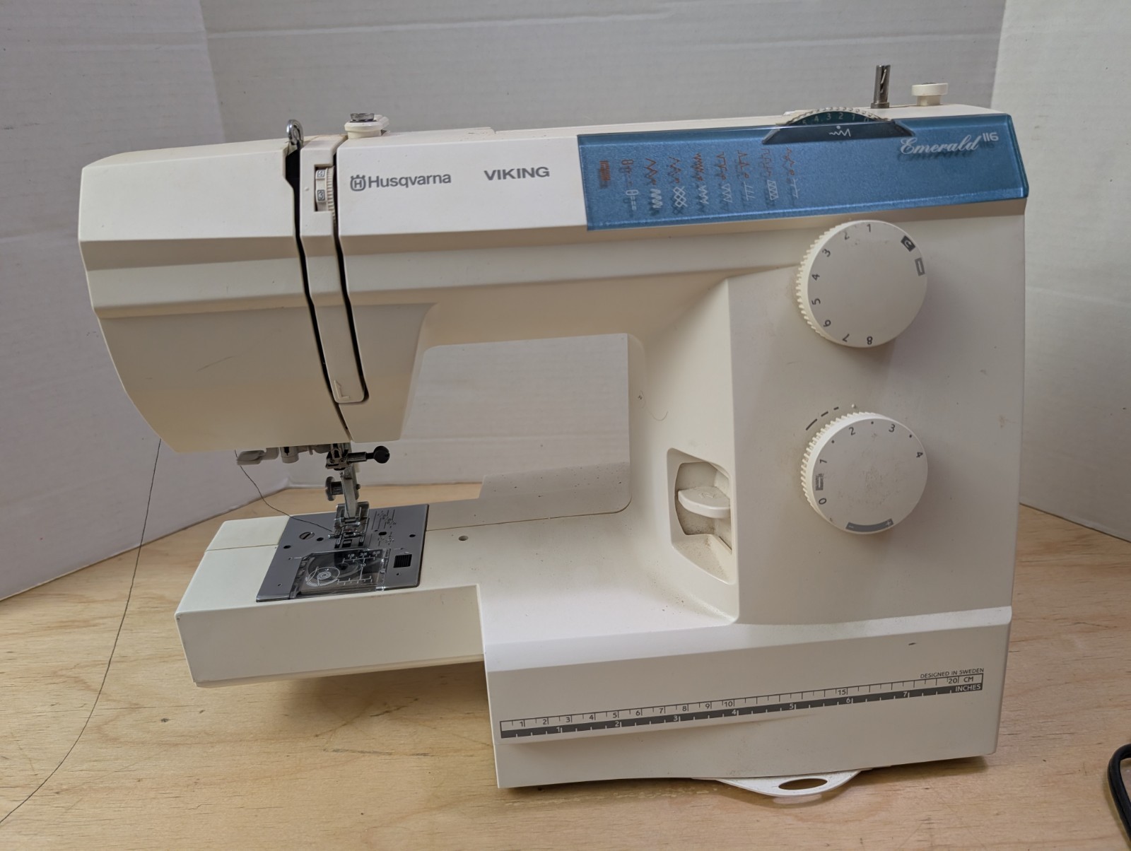 Husqvarna Viking Emerald 116 Sewing Machine With Foot Pedal And Cover Case