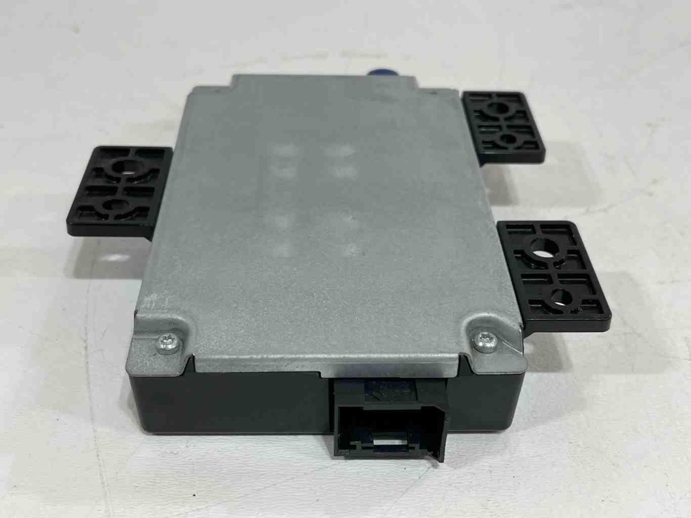 2013 - 2016 MERCEDES E350 Communication Control Module 1729000608 OEM